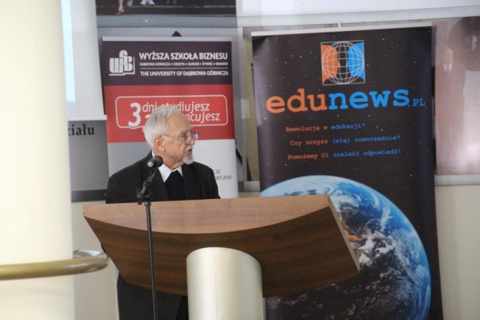 Zdjęcie nr 19 z galerii 26. Ogólnopolskie Sympozjum Naukowe „Człowiek-Media-Edukacja”