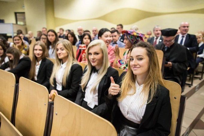 Zdjęcie nr 10 z galerii XXIII Inauguracja Roku Akademickiego w Wyższej Szkole Biznesu w Dąbrowie Górniczej