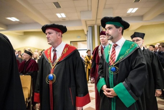 Zdjęcie nr 21 z galerii XXIII Inauguracja Roku Akademickiego w Wyższej Szkole Biznesu w Dąbrowie Górniczej