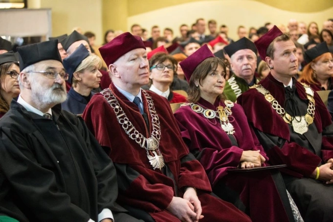 Zdjęcie nr 14 z galerii XXIII Inauguracja Roku Akademickiego w Wyższej Szkole Biznesu w Dąbrowie Górniczej