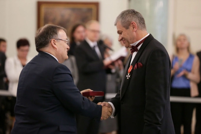Zdjęcie nr 2 z galerii Prof. Marek Walancik odznaczony Krzyżem Kawalerskim Orderu Odrodzenia Polski