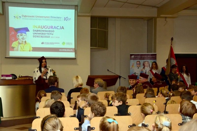 Zdjęcie nr 5 z galerii Inauguracja Roku Akademickiego w Dąbrowskim Uniwersytecie Dziecięcym