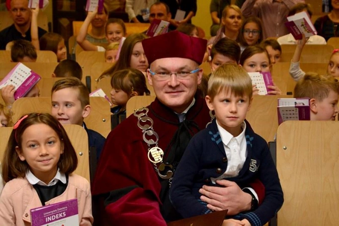 Zdjęcie nr 11 z galerii Inauguracja Roku Akademickiego w Dąbrowskim Uniwersytecie Dziecięcym