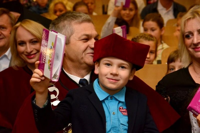 Zdjęcie nr 13 z galerii Inauguracja Roku Akademickiego w Dąbrowskim Uniwersytecie Dziecięcym