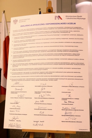 Zdjęcie nr 6 z galerii WSB wśród sygnatariuszy Deklaracji Społecznej Odpowiedzialności Uczelni