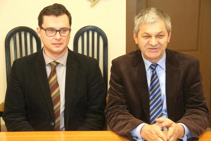Zdjęcie nr 1 z galerii Dzień Podchorążego - przemarsz z pochodniami, wystawa i pokaz sprzętu wojskowego