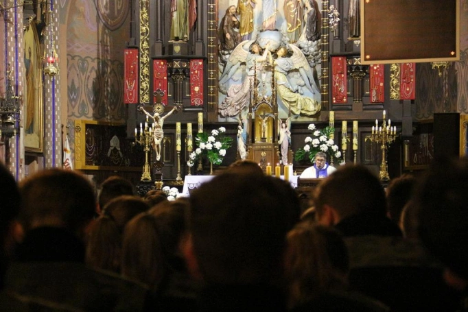 Zdjęcie nr 17 z galerii Dzień Podchorążego - przemarsz z pochodniami, wystawa i pokaz sprzętu wojskowego