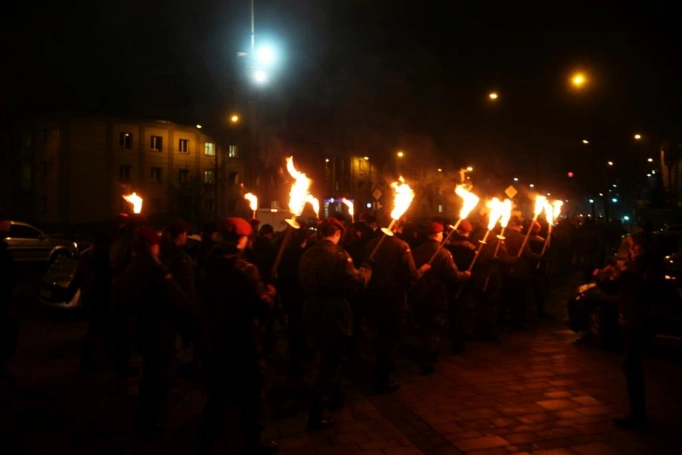 Zdjęcie nr 21 z galerii Dzień Podchorążego - przemarsz z pochodniami, wystawa i pokaz sprzętu wojskowego