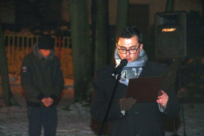 Zdjęcie nr 34 z galerii Dzień Podchorążego - przemarsz z pochodniami, wystawa i pokaz sprzętu wojskowego
