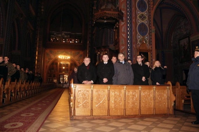 Zdjęcie nr 8 z galerii Dzień Podchorążego - przemarsz z pochodniami, wystawa i pokaz sprzętu wojskowego