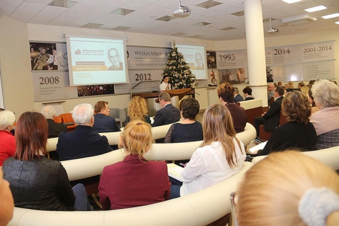 Zdjęcie nr 19 z galerii Praca dąbrowianina inspiruje współczesnych pedagogów - ogólnopolska konferencja naukowa w WSB