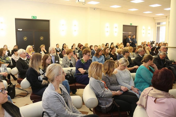 Zdjęcie nr 21 z galerii Praca dąbrowianina inspiruje współczesnych pedagogów - ogólnopolska konferencja naukowa w WSB