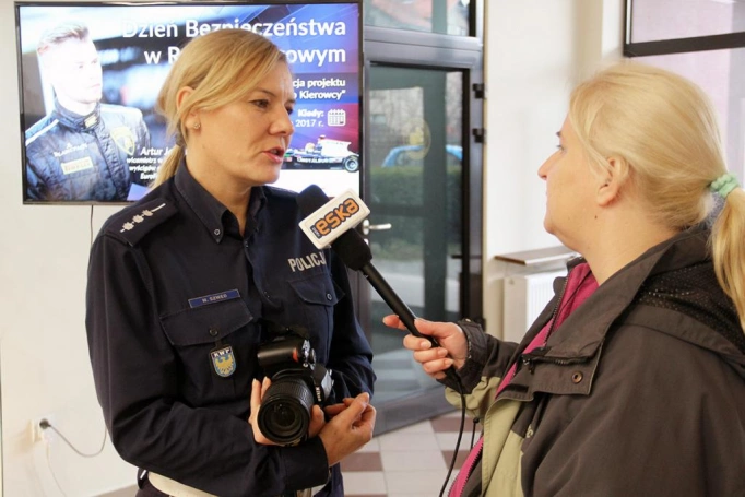 Zdjęcie nr 17 z galerii Wyższa Szkoła Biznesu w Dąbrowie Górniczej stawia na edukację młodych kierowców
