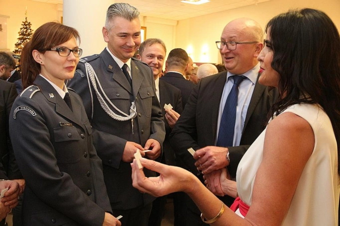 Zdjęcie nr 32 z galerii Spotkanie świąteczno-noworoczne w Wyższej Szkole Biznesu w Dąbrowie Górniczej