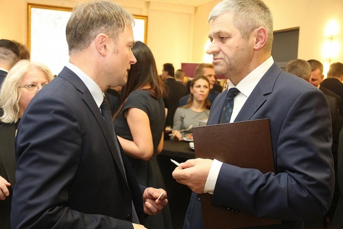Zdjęcie nr 36 z galerii Spotkanie świąteczno-noworoczne w Wyższej Szkole Biznesu w Dąbrowie Górniczej