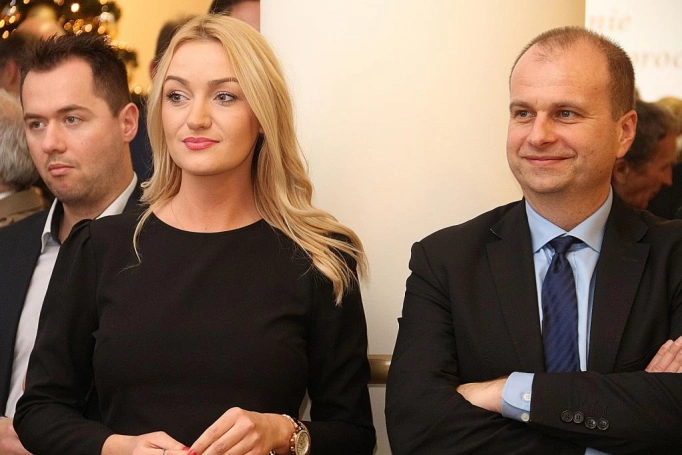Zdjęcie nr 44 z galerii Spotkanie świąteczno-noworoczne w Wyższej Szkole Biznesu w Dąbrowie Górniczej