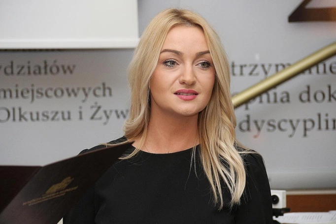 Zdjęcie nr 15 z galerii Spotkanie świąteczno-noworoczne w Wyższej Szkole Biznesu w Dąbrowie Górniczej