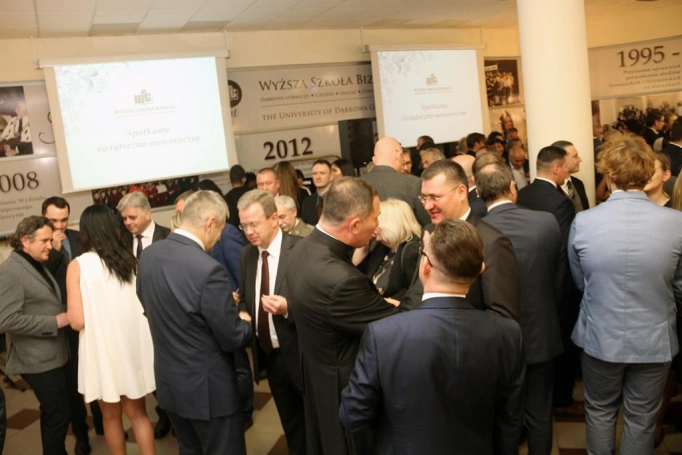 Zdjęcie nr 5 z galerii Spotkanie świąteczno-noworoczne w Wyższej Szkole Biznesu w Dąbrowie Górniczej