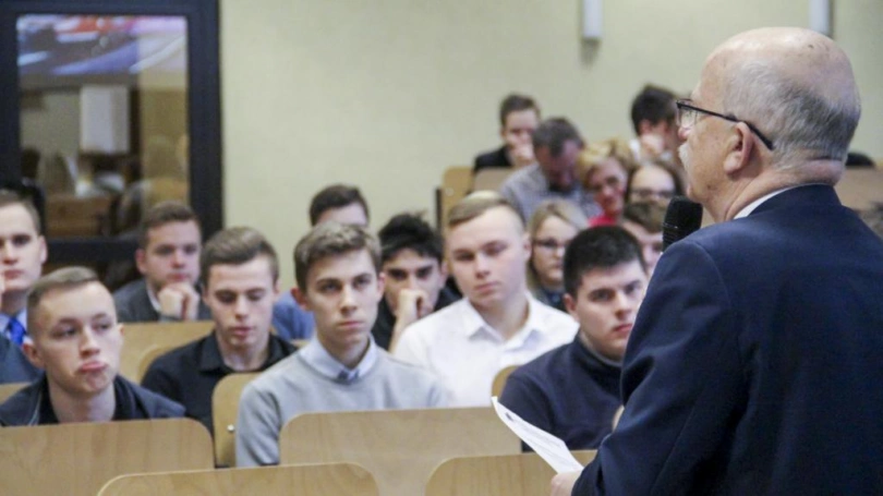 Zdjęcie nr 13 z galerii Znamy zwycięzców II Ogólnopolskiego Konkursu Wiedzy o Transporcie Kolejowym! 