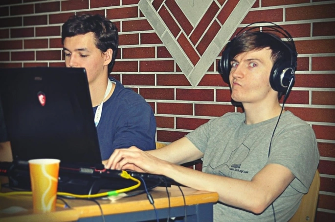 Zdjęcie nr 21 z galerii Studenci WSB w Cieszynie nagrodzeni podczas Sensei Game Jam 2017