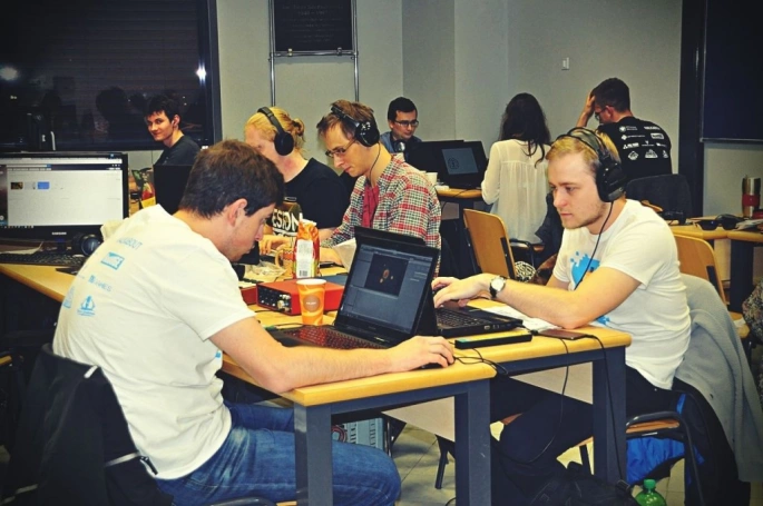 Zdjęcie nr 23 z galerii Studenci WSB w Cieszynie nagrodzeni podczas Sensei Game Jam 2017