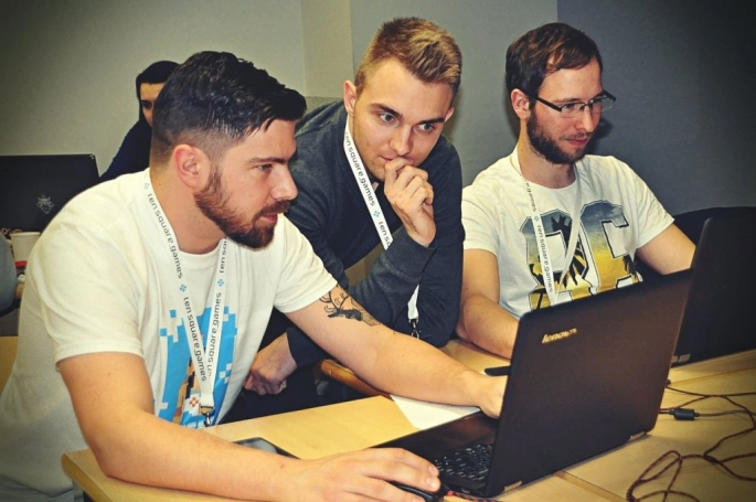 Zdjęcie nr 27 z galerii Studenci WSB w Cieszynie nagrodzeni podczas Sensei Game Jam 2017