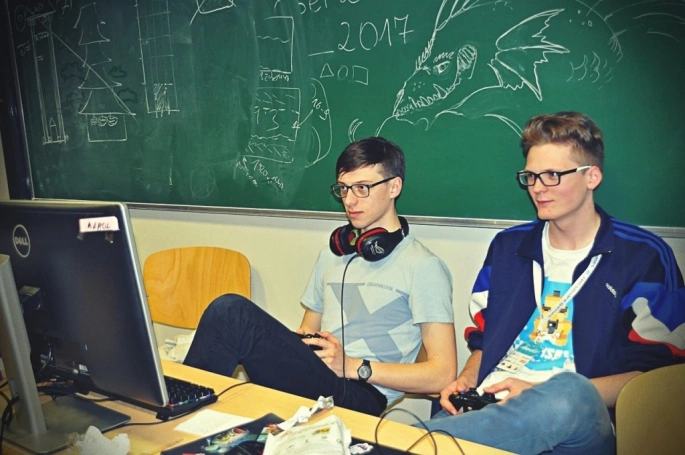 Zdjęcie nr 39 z galerii Studenci WSB w Cieszynie nagrodzeni podczas Sensei Game Jam 2017