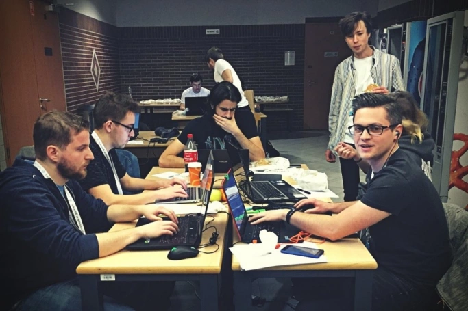 Zdjęcie nr 58 z galerii Studenci WSB w Cieszynie nagrodzeni podczas Sensei Game Jam 2017