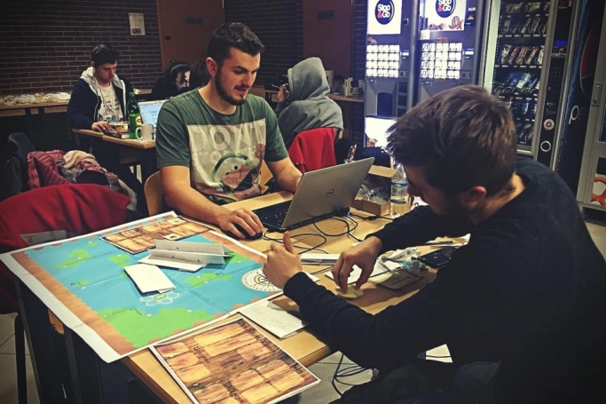 Zdjęcie nr 59 z galerii Studenci WSB w Cieszynie nagrodzeni podczas Sensei Game Jam 2017