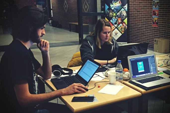 Zdjęcie nr 60 z galerii Studenci WSB w Cieszynie nagrodzeni podczas Sensei Game Jam 2017