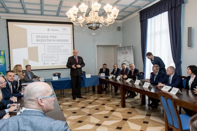 Zdjęcie nr 4 z galerii Dr Marcin Lis powołany do Rady ds. Elektromobilności Województwa Śląskiego