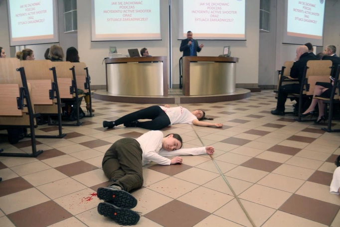 Zdjęcie nr 9 z galerii Uzbrojony szaleniec, pokazy taktyki i warsztaty - tak świętowało Centrum Bezpieczeństwa i Edukacji Służb Mundurowych WSB