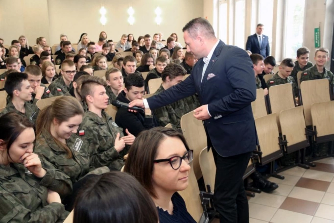 Zdjęcie nr 10 z galerii Uzbrojony szaleniec, pokazy taktyki i warsztaty - tak świętowało Centrum Bezpieczeństwa i Edukacji Służb Mundurowych WSB