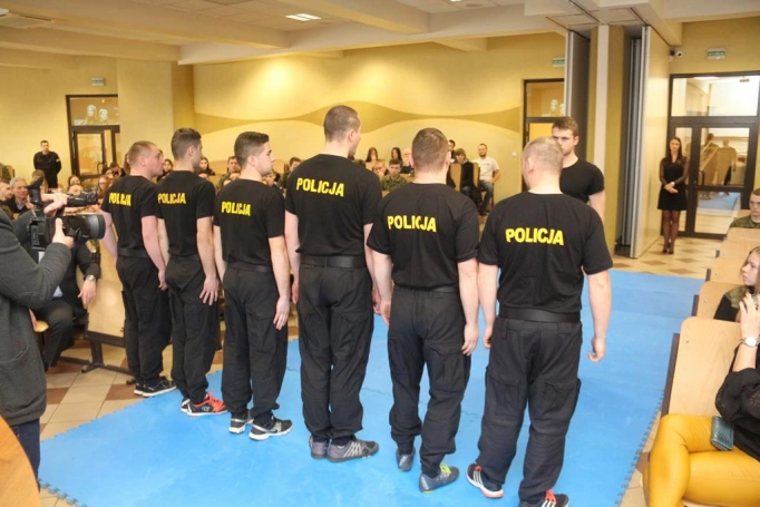Zdjęcie nr 17 z galerii Uzbrojony szaleniec, pokazy taktyki i warsztaty - tak świętowało Centrum Bezpieczeństwa i Edukacji Służb Mundurowych WSB