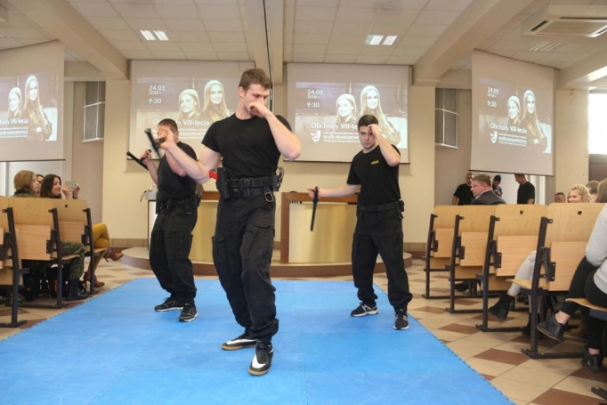 Zdjęcie nr 20 z galerii Uzbrojony szaleniec, pokazy taktyki i warsztaty - tak świętowało Centrum Bezpieczeństwa i Edukacji Służb Mundurowych WSB