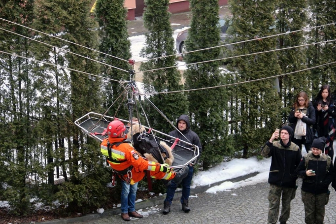 Zdjęcie nr 32 z galerii Uzbrojony szaleniec, pokazy taktyki i warsztaty - tak świętowało Centrum Bezpieczeństwa i Edukacji Służb Mundurowych WSB