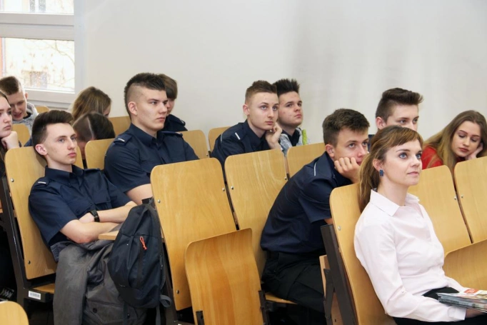 Zdjęcie nr 43 z galerii Uzbrojony szaleniec, pokazy taktyki i warsztaty - tak świętowało Centrum Bezpieczeństwa i Edukacji Służb Mundurowych WSB