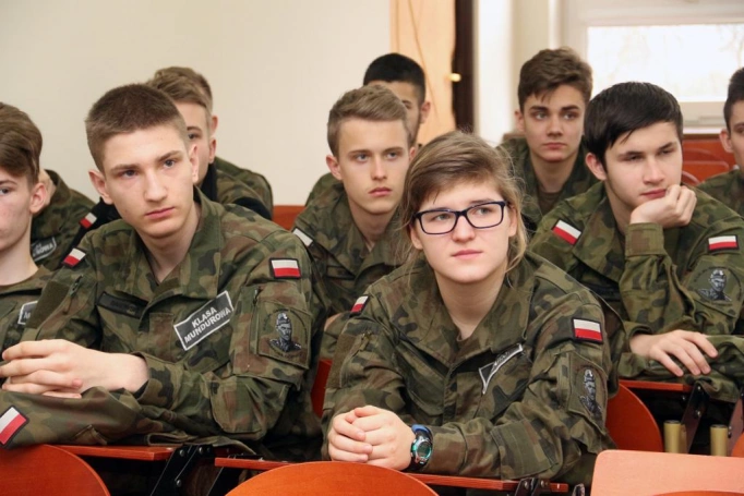 Zdjęcie nr 49 z galerii Uzbrojony szaleniec, pokazy taktyki i warsztaty - tak świętowało Centrum Bezpieczeństwa i Edukacji Służb Mundurowych WSB