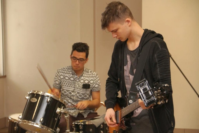 Zdjęcie nr 23 z galerii Dzień z „Żeromem” – wykłady, warsztaty i koncert The Fantastics