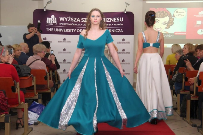 Zdjęcie nr 12 z galerii Jak osiągnąć Flow, pokaz mody i mini-targi dla pań - świętowaliśmy Dzień Kobiet w WSB