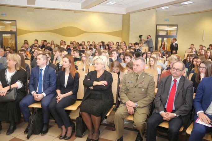 Zdjęcie nr 20 z galerii Zainaugurowaliśmy 14. Festiwal Nauki w Dąbrowie Górniczej