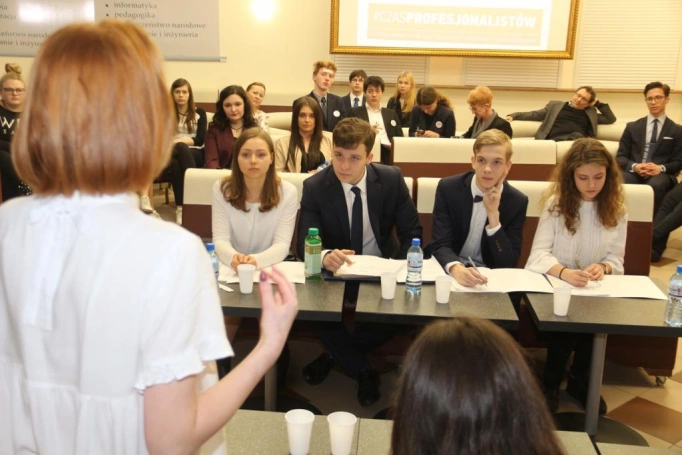 Zdjęcie nr 18 z galerii Licealiści z Olkusza mieli najlepsze argumenty