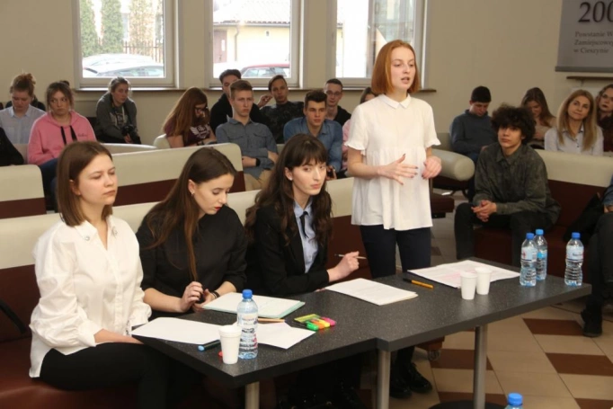 Zdjęcie nr 21 z galerii Licealiści z Olkusza mieli najlepsze argumenty