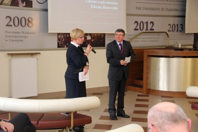 Zdjęcie nr 19 z galerii Konferencja naukowa Współczesne kontynuacje dorobku Edwina Hauswalda