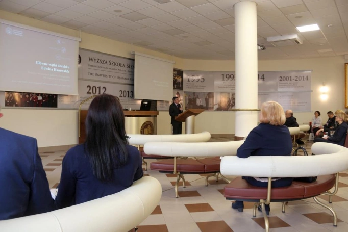 Zdjęcie nr 21 z galerii Konferencja naukowa Współczesne kontynuacje dorobku Edwina Hauswalda