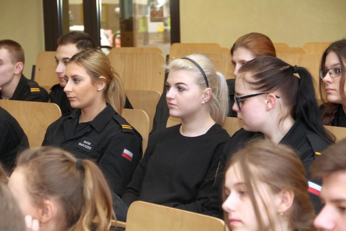 Zdjęcie nr 11 z galerii 14. Festiwal Nauki: jak zostać "specjalsem" i pilotem myśliwca, kto zamieszkuje w naszym ciele i jak dążyć do szczęścia?