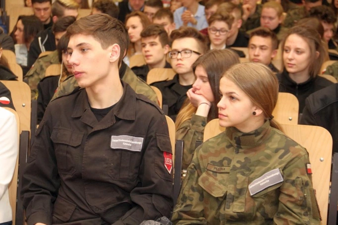 Zdjęcie nr 13 z galerii 14. Festiwal Nauki: jak zostać "specjalsem" i pilotem myśliwca, kto zamieszkuje w naszym ciele i jak dążyć do szczęścia?