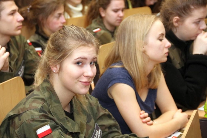 Zdjęcie nr 15 z galerii 14. Festiwal Nauki: jak zostać "specjalsem" i pilotem myśliwca, kto zamieszkuje w naszym ciele i jak dążyć do szczęścia?