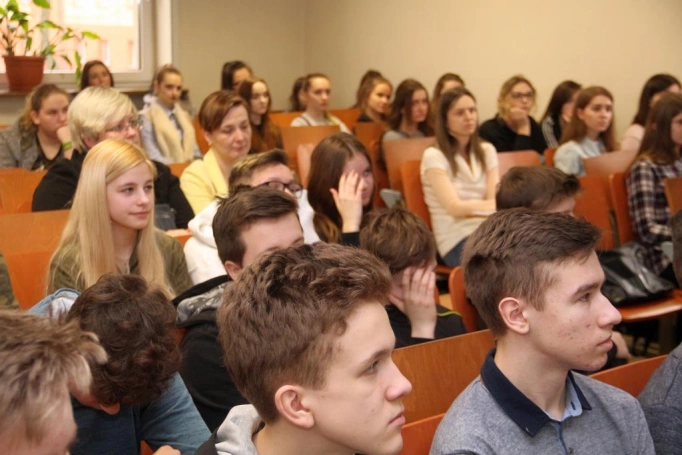 Zdjęcie nr 29 z galerii 14. Festiwal Nauki: jak zostać "specjalsem" i pilotem myśliwca, kto zamieszkuje w naszym ciele i jak dążyć do szczęścia?