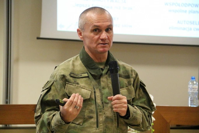 Zdjęcie nr 23 z galerii 14. Festiwal Nauki: jak zostać "specjalsem" i pilotem myśliwca, kto zamieszkuje w naszym ciele i jak dążyć do szczęścia?